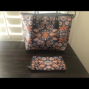 Coach tote bad and wallet